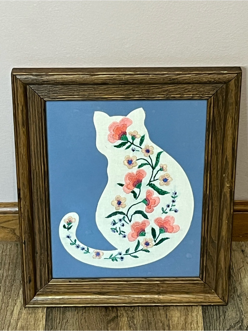 Vintage 1988 Creative Circle Cat Embroidery Wall Art - White & Blue